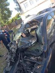 Hyundai Solaris 2015 года, черный цвет, VIN Z94CT41CBFR411778, ПТС 78ОМ175069, госномер Е076УН21. Производство Россия, двигатель бензиновый G4F2 №EW728030, мощность 107 л.с. (78 кВт), объем 1396 см³, экологический класс 4. Максимальная масса 1565 кг, масса без нагрузки 1160 кг. Автомобиль не на…