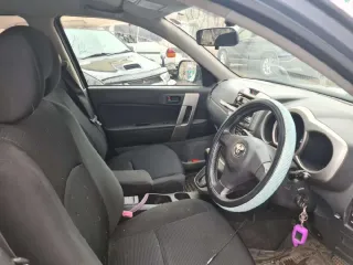 Toyota Rush 2006 года, серый. VIN отсутствует, ПТС 25 УМ 594267, госномер А986УС41. Произведен в Японии. Двигатель бензиновый, модель 3SZ, номер 1673811, мощность 109 л.с., объем 1495 см³.