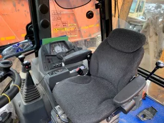 Экскаватор погрузчик HYUNDAI H9405  Корея , желтый, 2013, пробег   нет данных, 4.4 МТ  100 л. с. , дизель, VIN HHKHU801VD0000441, Калужская обл., с. Детчино, ограничения и обременения: отсутствует ПТС, отсутствуют ключи, зарегистрирован за должником Банка, перерегистрация автомобиля на нового…