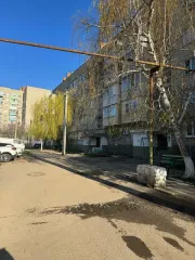 Квартира площадью 61,60 кв.м, кадастровый № 61:52:0030031:1337, находится в залоге. Адрес: Ростовская область, г. Каменск-Шахтинский, ул. Желябова, д. 48, кв. 23. Общая площадь 61.6. Ограничения и обременения: залог, арест наложенный судебным приставом-исполнителем. Расположение в пределах объекта…