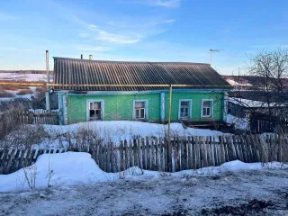 Жилой дом 48.3 кв.м и земельный участок 1777 кв.м, Самарская область. Адрес дома: Россия, Самарская область, Исаклинский район, село Ключи, улица Ленинская, дом 51. Кадастровый номер дома: 63:19:0206004:517. Земельный участок площадью 1777 +/- 15 кв.м расположен по адресу: Самарская область…