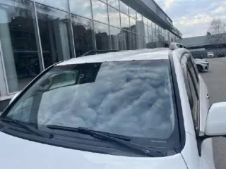 Легковой автомобиль Toyota Land Cruiser 200, VIN JTMCV05J104125596, 2013 г. в., цвет белый. Ознакомиться можно в дни приема заявок с 11:00 до 16:00, предварительно записавшись по тел. 89062274666 или email: bankrotim@yandex.ru
