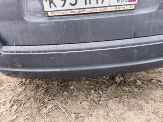 Kia Ceed, 2009 года, 122 лс, 262067 км, АКПП, vin XWEFF522390006537, СТС, ПТС и два ключа (один из них сломан), залог — нет, пробег 262к, по кузову очень много косяков, вмятин сколов и царапин, ржавое и дырявое и еще помятое левое крыло, ремонтировали левую сторону после дтп сделали плохо краска…