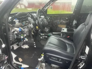 Lexus LX 570 VIN: JTJHY00WX04279138
