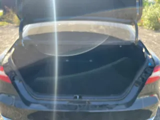 Toyota Camry 2023. VIN-номер LVGBC74K9PG647242, имущество в залоге ПАО "Совкомбанк". Транспортное средство на ходу, в рабочем состоянии. Отсутствует передний бампер. Отсутствуют щетки стеклоочистителя (дворники). Ознакомление с имуществом производится по адресу: Волгоградская область, г. Волгоград…