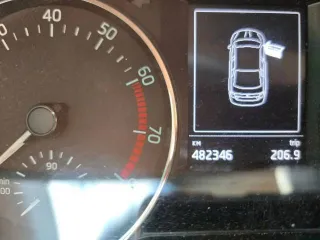 Skoda Rapid 2015 Skoda Rapid, 2015 года, 110 лс, 483000 км, АКПП еще ТС Skoda Rapid, 2015 года выпуска VIN: XW8AC2NH3GK109142