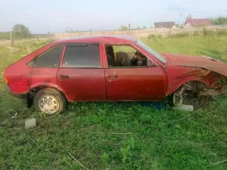 Москвич 214100 1997 автомобиль Москвич 214100 в аварийном состоянии, г/н Р823 ЕР24,1997 г.в., VIN XTB214100V0578673, двигатель № 2106-4885184, цвет красный комплектность и состояние не проверялась данное имущество обращено в доход государства, находится в Шарыповском районе Пробег: 0 Вид…