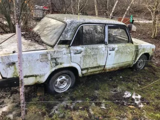 Автомобиль ВАЗ 2107, 2004 г.в., регистрационный знак Украины АН5531АС, VIN ХТА21070041929565, c ключом от замка зажигания и багажника, бывший в эксплуатации, с видимыми дефектами и повреждениями, возможны скрытые повреждения и дефекты.Имущество, обращенное в собственность государства (211)…