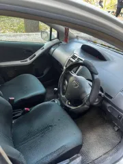 Toyota Vitz 2005 года, 71 л.с., пробег 316193 км, АКПП. Кузов KSP905014367, госномер Н402КТ75.