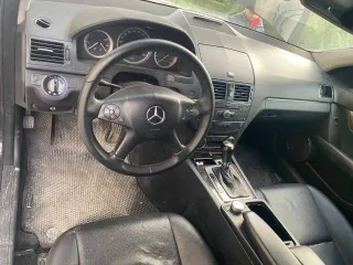 Mercedes-Benz C-Class 2008 года выпуска, VIN WDD2040811F117876. Полный привод, пробег 233 000 км, автоматическая коробка передач. Автомобиль не на ходу, двигатель и система охлаждения под замену.