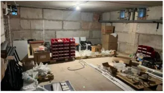 Помещение нежилое площадью 261.6 кв.м, кадастровый номер 53:23:8123211:433, расположенное по адресу: 173018, г. Великий Новгород, проспект А. Корсунова, дом 38, корпус 7. Доступ в помещение отсутствует, ключи не переданы.