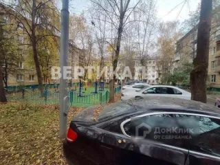 Квартира площадью 45,4 кв.м по адресу: Москва, Зюзино, ул. Болотниковская, д. 26, корп. 2, кв. 77, кадастровый номер 77:06:0005006:1215. Вид жилого помещения: квартира. Фотографии имущества судебным приставом-исполнителем не предоставлены.