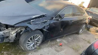 Lexus ES 2018 года выпуска, VIN: JTHB11B1302004841.