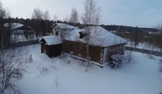 Здание дизельной 117.8 кв.м в Ханты-Мансийском автономном округе – Югре, город Ханты-Мансийск, переулок Нагорный, здание 4а. Объект культурного наследия регионального значения в неудовлетворительном состоянии («Здание первой радиотелефонной и электрической станции в Самарово»). Назначение нежилое…