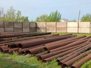 Металлическая труба длиной 12.8 м, диаметром 430 мм.