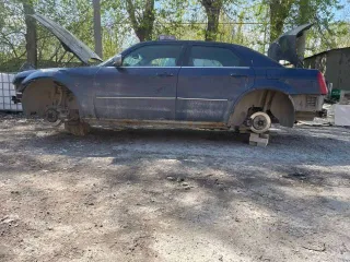Chrysler 300, 2004 года, 185 лс, 500000 км, АКПП, гос. рег. знак У418ТК54, VIN: 2C3JA53G35H137576.
