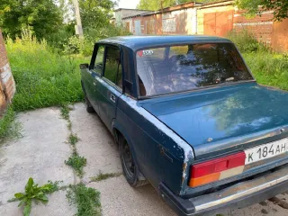 Легковой автомобиль ВАЗ 2107, 1996 г.в. Марка: ВАЗ, модель: 2107, год изготовления: 1996, цвет: зеленый, VIN: XTA210700V1024079, г/н: К184АН40. Особенности тех. состояния: коррозии по всей поверхности кузова, сквозная коррозия на порогах