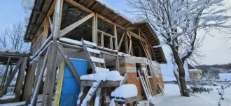 Нежилое здание, площадь: 41,2 кв.м., кадастровый номер: 35:25:0000000:1032 и земельный участок, площадь: 1 437 кв.м., категория земель: Земли сельскохозяйственного назначения, разрешенное использование: Для ведения садоводства, кадастровый номер: 35:25:0505017:7, Адрес (местоположение): Вологодская…