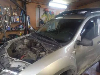 Renault Duster 2013 года, 102 лс, VIN X7LHSRH8549254384, цвет: бежевый. Имущество является предметом залога АО "РН Банк".