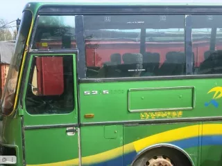 SETRA S 215НD, зеленый, 1982, 790 000 км, 10.3 МТ  137 л.с., дизель, задний, VIN отсутствует, № кузова VS9245HD0M1001892, в моторном отсеке отсутствуют ремни, отсутствуют фары, элемент бампера, часть приборов на панели, отдельные узлы, ключи от транспортного средства, СТС, г. Пермь, ограничения и…