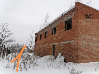 1/2 доля нежилого здания, 163,5 кв.м, Свердловская область, г. Верхняя Салда, кадастровый номер: 66:08:0000000:2111