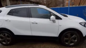 Opel Mokka, 2013, 140 лс, 176218 км, АКПП. Легковой автомобиль. Марка, модель ТС: Opel Mokka, VIN: XUUJD7E51E0000149, 2013 г.в., Модель, № двигателя: F18D4 132180518, г/н Р908ХВ126. Автомобиль находится в залоге в ПАО "БыстроБанк".