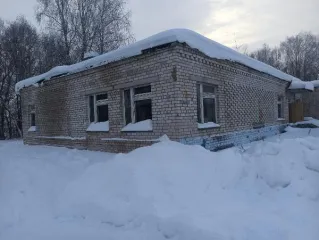 Нежилое здание 845.5 м² с земельным участком. Одноэтажное кирпичное здание. Год ввода в эксплуатацию: 1958. Количество подземных этажей: 0. Вид ограничений и обременений: Нет. Общая площадь: 845.5 м². Материалы наружных стен здания: Кирпич. Кадастровая стоимость: 24000000 рублей. Кадастровый номер…