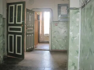 Продажа посредством публичного предложения - нежилого помещения второго этажа нежилого двухэтажного здания, общей площадью 149,2 кв.м, кадастровый номер 64:35:350204:54, РНФИ-П13640001511, а также движимое имущество: охранная сигнализация, РНФИ-П25640000490, счетчик 3 фазный, РНФИ-П25640000490, по…