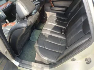 NISSAN TEANA 2007 Nissan Teana, 2007 года, 173 лс, 250000 км, АКПП Автомобиль марки НИССАН ТЕАНА 2.3, 2007 года выпуска, (VIN) JN1BAUJ31U0305586. Сочится масло из под прокладки клапанной крышки, расположенной под коллектором. Остальные недостатки на фото. Со слов Должника машина в родной краске…