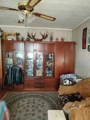 1/2 доли на квартиру в Бурятии еще 1/2 доля в праве на жилое помещение, площадь: 56,9кв.м., адрес  местонахождение : Российская Федерация, Республика Бурятия, м.р н Северо Байкальский, г.п. поселок Новый Уоян, пгт. Новый Уоян, ул. 70 лет Октября, д. 30, кв. 11, кадастровый номер: 03:17:090146:350