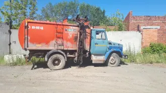 Мусоровоз КО-440-4Д 2013 года выпуска, гос. номер Х603МО96, цвет синий, VIN XVL483203D0000490