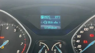 Ford Focus 2012 года, 149 лс, 173918 км, АКПП. Автомобиль легковой, модель - FORD Focus 2012 г. в., VIN: X9FKXXEEBKCB59648, цвет красный, 149 л.с., пробег 173 918 км. Автомобиль без ДТП, ПТС и СТС в наличии, имеется один комплект ключей.
