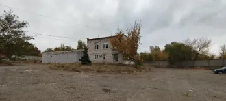 Комплекс недвижимости, Волгоградская область, г.Камышин, ул.Некрасова, д.4. Здание склада неотапливаемого (склад-навес) с кадастровым номером 34:36:000013:2566, площадью 1385 кв.м; здание пристройки с кадастровым номером 34:36:000013:2746, площадью 255,8 кв.м.; здание склада для хранения материалов…