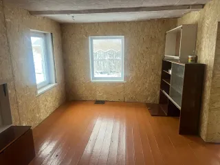 Жилой дом 25 кв.м и земельный участок 3499 кв.м, п. Старобачаты, Весенняя 15, Кемеровская область. Здание (жилое) площадь 25,0 кв.м., кадастровый номер 42:01:0101001:4118; Земельный участок площадь 3499 +/- 21. Здание (жилое) по адресу: Российская Федерация, Кемеровская область - Кузбасс, Беловский…