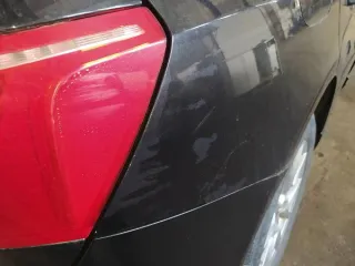 Ауди Q5 Quattro 2.0, год выпуска 2010, госномер У498ВС18, VIN WAUCFC8R9BA032827, цвет черный, объем 1984 см³, мощность 211 л.с., тип легковой универсал. Ключи в наличии, документов нет. ВАЗ 21053, год выпуска 2007, госномер С608ОТ18, VIN XTA21053082125113, цвет синий, объем 1451 см³, мощность 71.4…