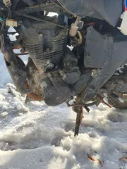 Мотоцикл Honda, VIN: JH2SC59A28M012901. Ключи и документы отсутствуют, VIN номер перебит, работоспособность не проверялась, регистрационный номер 37-005151. Год выпуска не указан.