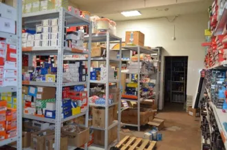 Здание администрации 1096.7 кв.м, участок 1460 кв.м, Республика Коми, г. Воркута, ул. Промышленной индустрии, 2. Кадастровый номер участка: 11:16:1706007:432. Кадастровый номер здания: 11:16:1706007:67.