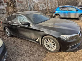 Легковой автомобиль BMW 520i VIN X4XJA19480WC06408 2018 года выпуска, черный. На ходу, документы и ключи в наличии.