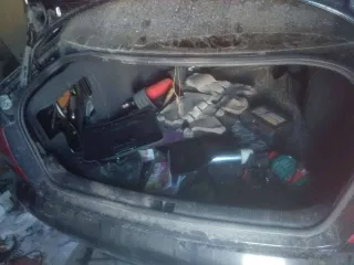 Audi A4 1999 года, черный, VIN WAUZZZ8DZYA016055, госномер C737НМ777, мощность 127 л.с. Автомобиль не на ходу. Требуется капитальный ремонт. Кузов покрыт плесенью.