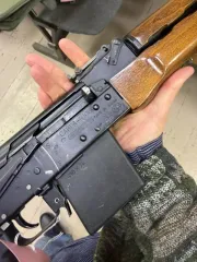 Гладкоствольное самозарядное ружьё Сайга-410. Наименование изделия: гладкоствольное самозарядное ружьё «Сайга‑410». Производитель: АО «Ижевский механический завод» (концерн «Калашников»). Калибр: .410 (патрон 410/76 — гильза длиной 76 мм). Тип оружия: гладкоствольное самозарядное ружьё на базе…