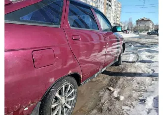 ВАЗ 21124 2005 года, комби (хэтчбек). VIN: XTA21124050293987. Государственный регистрационный знак: Н 843 КЕ 96. Модель двигателя: 21124, номер: 1239823. Цвет кузова: темно-малиновый. Мощность двигателя: 89,1 л.с. (65,5 кВт). Рабочий объем: 1596 куб. см. Тип двигателя: бензиновый. Экологический…