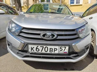 Lada Granta, 2023, 96 лс, 118000 км, LADA GRANTA 219040 2023 г.в. XTA219040R0993644. Приехала своим ходом. На ходу сейчас или нет - неизвестно. Пробег - 118 тыс. км. Со слов собственника: неровно работает на холостых до прогрева и дымит синим дымом до прогрева, нужно заменить ступичные подшипники…