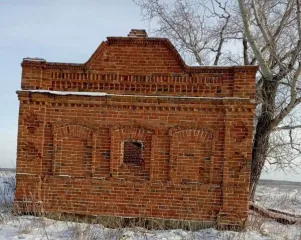 Нежилое здание 103,6 кв.м, участок 5 000 кв.м, д. Белое, Курганская область. Здание, назначение: нежилое, общей площадью 103,6 кв.м., кадастровый номер 45:04:012402:365, одновременно с земельным участком из земель населенных пунктов, площадью 5 000 кв.м., кадастровый номер 45:04:012402:369 с видом…