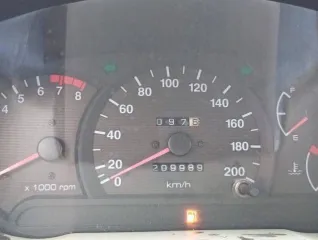 Хендэ Акцент 2003 года, светло-серый. VIN: X7MCF416P4M007378, ПТС: 74831427, госномер: М175НХ196. Изготовитель: ООО ТАГАЗ (Россия). Тип двигателя: бензиновый, мощность 102 л.с. Разрешенная максимальная масса 1555 кг, масса без нагрузки 1176 кг.