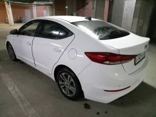 Hyundai Elantra 2018 года, 127,5 лс, 164000 км, АКПП, идентификационный номер (VIN) XWEDB41CBJ0002657