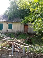 Жилой дом 19.6 кв.м и земельный участок 681 кв.м, Воронежская область имущественный комплекс, состоящий из следующих объектов недвижимости: - жилой дом, расположенный по адресу: Воронежская область, Новоусманский район, п. Воля, ул. Комсомольская, д. 64, и земельный участок, расположенный по…