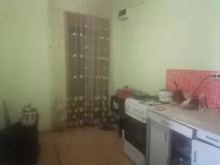 ¼ доля в праве общей долевой собственности на жилое помещение. Кадастровый номер: 22:49:020105:3808. Адрес: Россия, Алтайский край, Топчихинский район, село Топчиха, переулок Лесной, дом 2а, квартира 6. Площадь: 42.2 м².