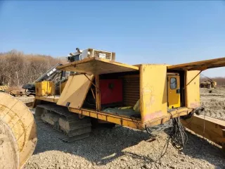 Экскаватор гусеничный Hyundai R300LC-9SH, заводской номер HHKHZ808LE0000183, 2014 год выпуска, госномер 58 УЕ 9248 (63 СВ 9366). Экскаватор гусеничный Hyundai R300LC-9S, заводской номер HHKHZ810LE0001178, 2014 год выпуска, госномер 58 УЕ 9241 (63 СВ 9362). Трактор ДТ-75 ДЕРС2 с буровой установкой…