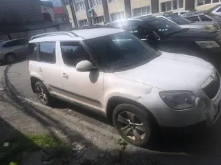 Skoda Yeti 2014 Skoda Yeti, 2014 года, 105 лс, легковой автомобиль ШКОДА ЙЕТИ, идентификационный номер (VIN номер): XW8JF25L0DH717575, год изготовления: 2014, гос.номер: Н606ВА04, тип коробки передач ДСГ, автомат, из вложений левое крыло, передний бампер и задний бампер, скол на правом переднем…