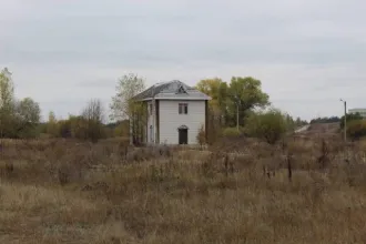 Здания площадью 178, 87.9, 340.6, 150.2, 150.1 кв.м. и земельный участок 10000 кв.м. в Липецкой области, Хлевенский район, село Введенка, улица Запрудная. Земельный участок кадастровый номер 48:17:0800505:102, категория земель: земли населенных пунктов, разрешенное использование: для размещения…